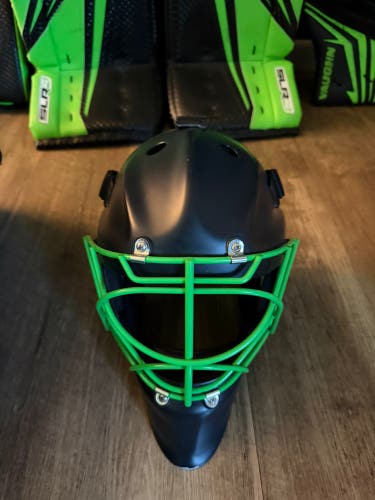 Senior Large Coveted Mask 906 Pro Goalie Mask (Used)