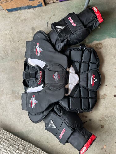 Free Shipping! Large Vaughn Vision VP 5550 Goalie Chest Protector (Used)