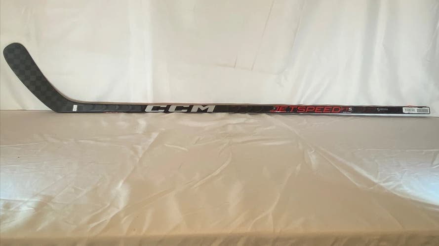 Junior CCM JetSpeed FT5 Right Handed Hockey Stick P29 55 Flex (New)