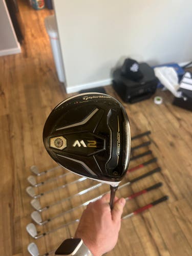 Men's 2016 TaylorMade M2 Right Handed Driver Regular Flex 9.5 Loft Graphite Shaft (Used)
