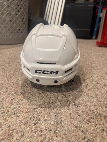 Medium CCM Tacks 720 Helmet (New)