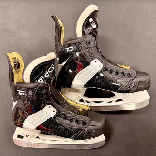 Black/White 2024 CCM Tacks 652 Hockey Skates Regular Width 6 (Used)