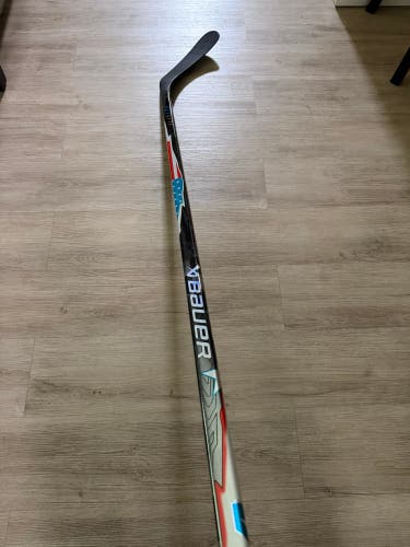 Senior Bauer Vapor Flylite Right Handed Hockey Stick P92 80 Flex (New)