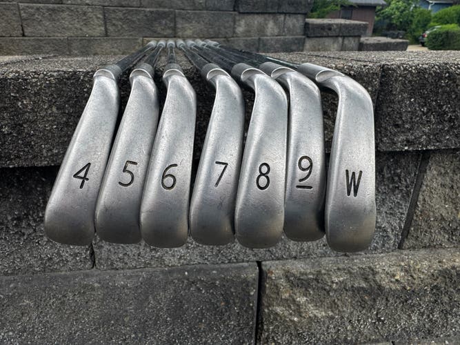 2007 Ping i10 Right Handed Iron Set Regular Flex (Used)