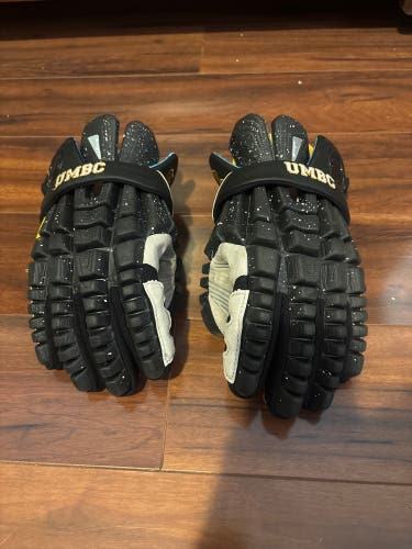 UMBC Maverik Shift Gloves