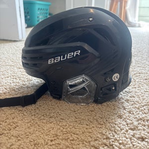 Small Bauer Re-Akt 85 Helmet (Used)