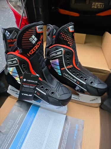 Black True HZRDUS 7x Hockey Skates Regular Width Size 3.5 (New)