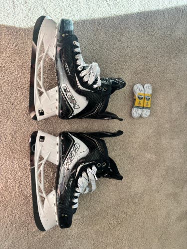 White 2025 CCM JetSpeed FT8 Pro Hockey Skates Regular Width Pro Stock 9 (Used)