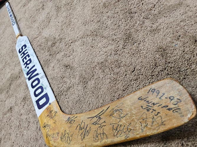 BOB ESSENSA 92'93 Team Signed Winnipeg Jets Game Used Stick Selanne rookie yr