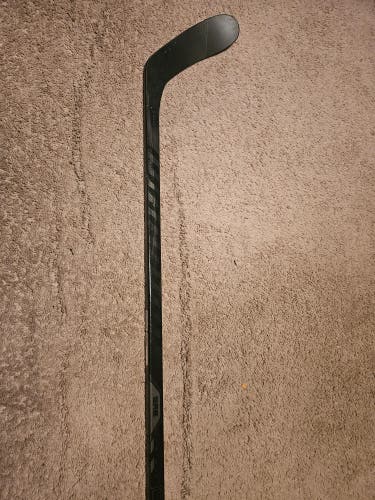 Senior Warrior Covert QR6 Right Handed Hockey Stick W28 85 Flex (Used)