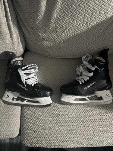 2024 Bauer Supreme Shadow Hockey Skates Wide Width 8 (Used)