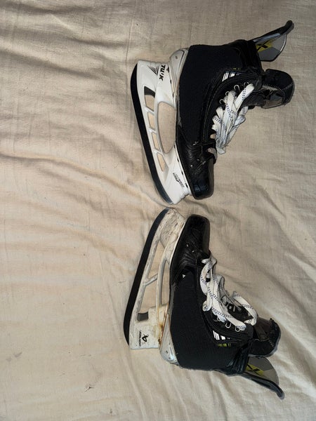 2023 Bauer Vapor Hyperlite 2 Hockey Skates EEE 7 (Used)