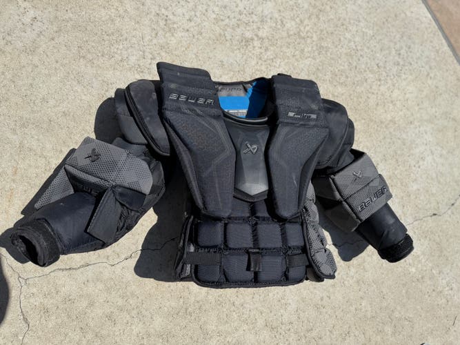 INT Medium Bauer Elite Goalie Chest Protector (Used)