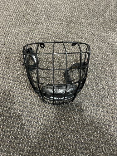 Bauer Profile II true vision black cage size small