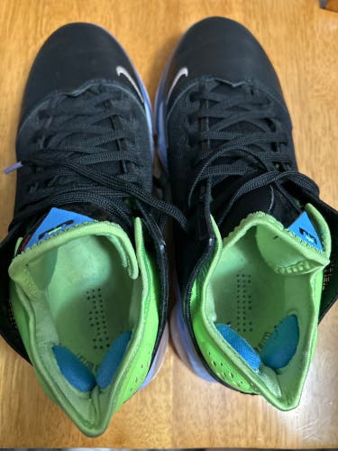 Men's Size M 9.5 (W 10.5) Nike Lebron 19 Shoes (Used)