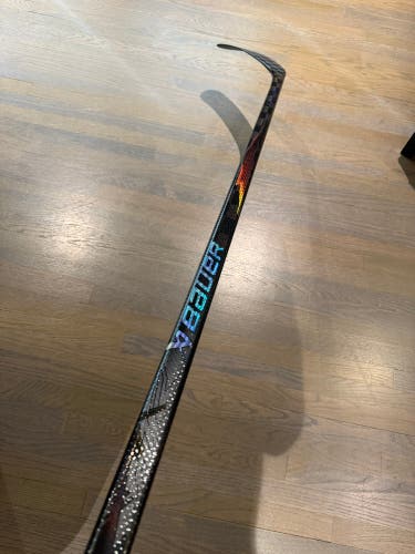 Senior Bauer Vapor Flylite Right Handed Hockey Stick P92M 87 Flex Pro Stock (New)
