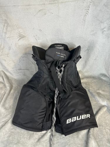 Black Junior Medium Bauer Nexus 7000 Hockey Pants (Used)