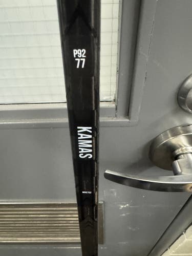 Senior Bauer Pulse Right Handed Hockey Stick P92 77 Flex (New)