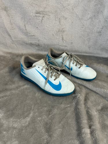White Unisex 3Y (Big Kids / Youth) Nike Mercurial Superfly Cleats Turf Cleats (Used)