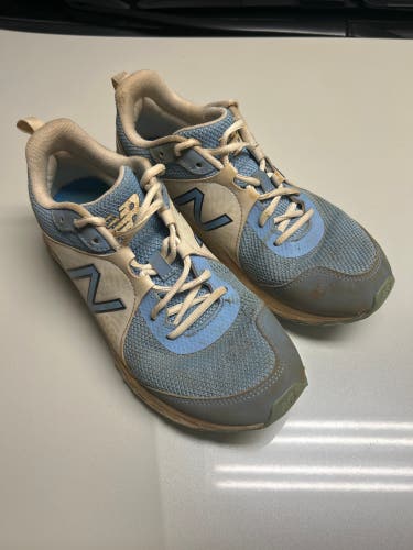 Blue Men's Size M 10.5 (W 11.5) New Balance 4040 Low Top Turf Cleats (Used)