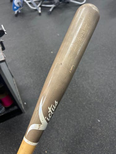 Used Victus V243 BB/SB Wood Bat 31" 11337-S000485843