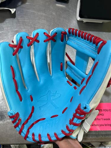 Used SPORTZ DRIP BB/SB Glove LH Throw White And Carolina Blue 12" 11605-S000218769