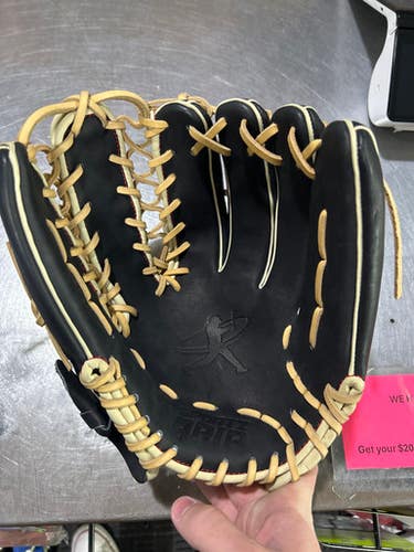 Used SPORTZ DRIP TRAPEZE STYLE BB/SB Glove RH Throw Black 12 3/4" 11605-S000218764