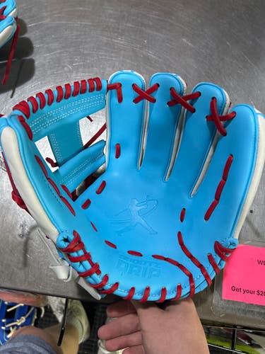 Used SPORTZ DRIP BB/SB Glove RH Throw Carolina Blue And White 12" 11605-S000218751
