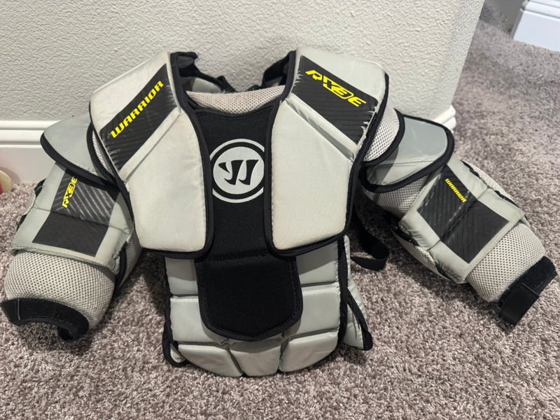 Large/Extra Large Warrior Ritual RX3 E Goalie Chest Protector, Junior (Used)