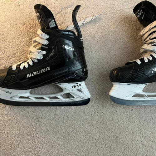 Black 2023 Bauer Supreme Mach Hockey Skates Regular Width Pro Stock 9.0 (Used)
