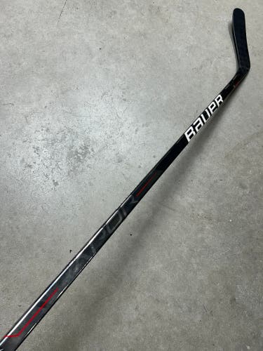77 Flex P88 Senior Bauer Vapor Hyperlite Left Hand Hockey Stick Pro Stock NHL (Used)