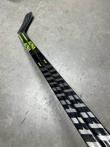 2 PACK 85 Flex P28 Senior Warrior Alpha LX20 Right Hand Hockey Stick Pro Stock (New)