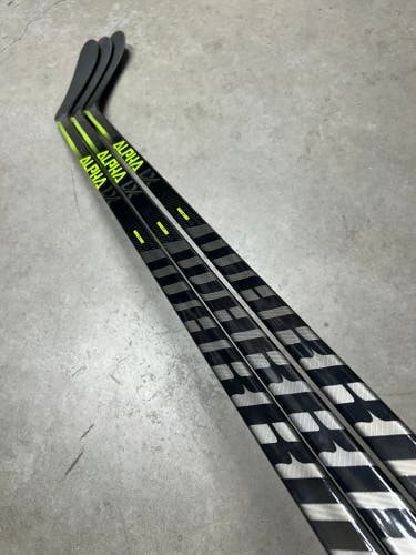 3 PACK 85 Flex P28 Senior Warrior Alpha LX20 Right Hand Hockey Stick Pro Stock (New)