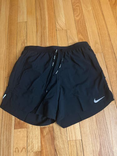 Nike Stride 5” Running Shorts Men’s Small New W Tags