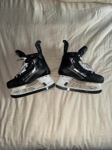 2023 Bauer Vapor Hyperlite 2 Hockey Skates EEE 7 (Used)