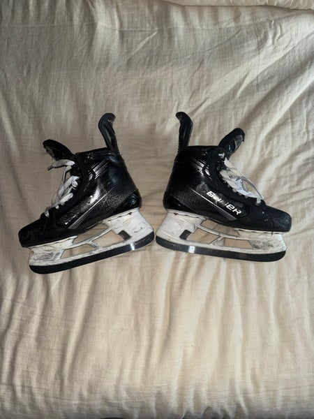 2023 Bauer Vapor Hyperlite 2 Hockey Skates EEE 7 (Used)
