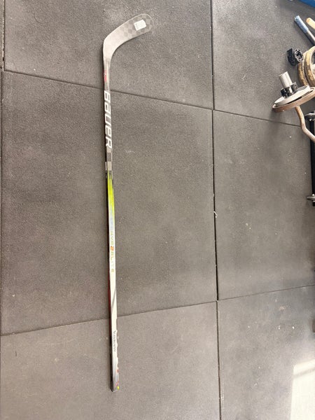 Brand new Senior Bauer Vapor Hyperlite 2 Right Handed Hockey Stick P92 87 Flex (New)