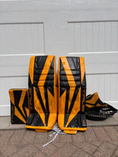 32"+1 True Catalyst Px3 Regular Goalie Full Set (Used)