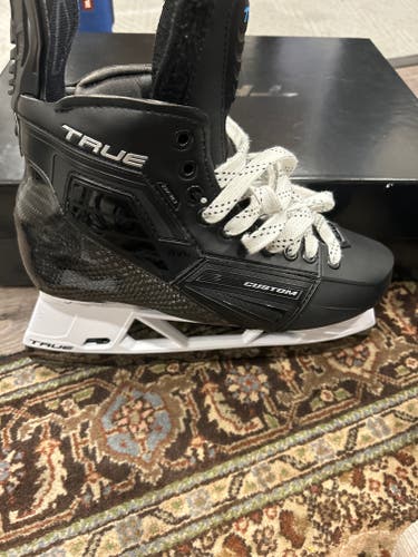 Black 2025 True Hockey Skates 9