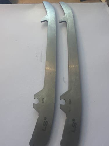 Bauer LS2 263 mm runners size 7-7.5(New)