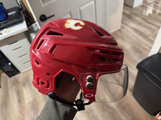 Medium Bauer Re-Akt 150 Helmet (Used)
