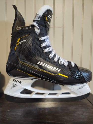 Bauer Supreme M5 Pro Hockey Skates Regular Width 8.5 (New)