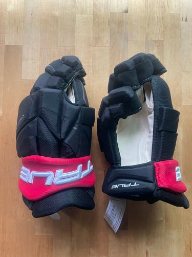True Catalyst 9x Pro Gloves 15" (New)