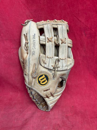 Wilson A2000 LH Softball Glove 13" Wilson The 2000 vintage gloveThe A2002-XXL LHT softball Glove Mit