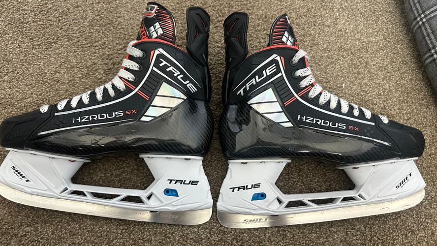 2023 True HZRDUS 9x Hockey Skates Regular Width 9 (Used)