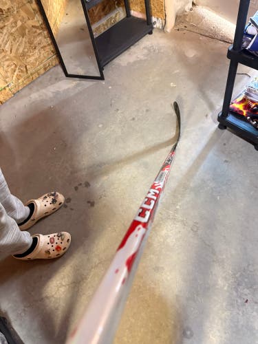 Senior CCM JetSpeed FT9 Pro Right Handed Hockey Stick P28 85 Flex (New)