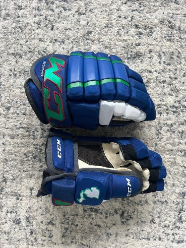 CCM HG4PC Gloves 13" (Used)