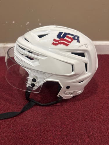 Medium Bauer Re-Akt 150 Helmet Pro Stock (Used) Item#TDUSA