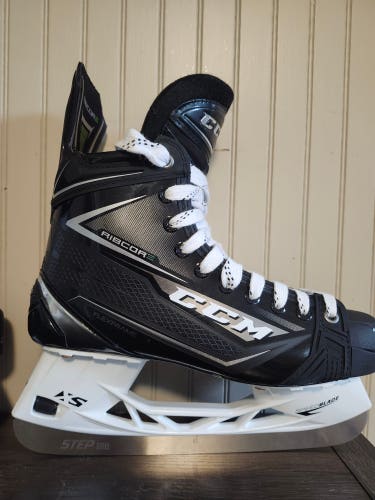 CCM Ribcor 80K Hockey Skates Regular Width 8.5 (New)