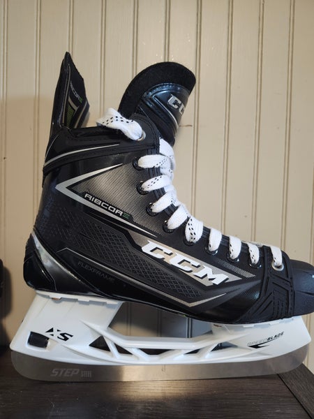 CCM Ribcor 80K Hockey Skates Regular Width 8.5 (New)